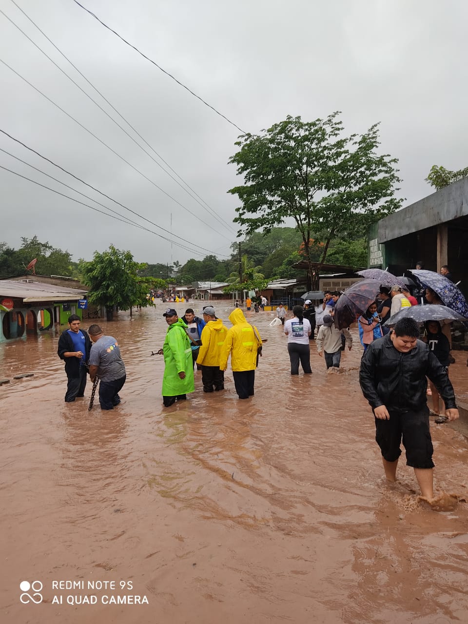 Residents of Waslala, a town and municipality in Nicaragua's North Caribbean Coast Autonomous Region, wade through flood waters caused by Hurricane Iota.Photo by Yaribell Rocha, Heifer Nicaragua Program and Communication Assistant