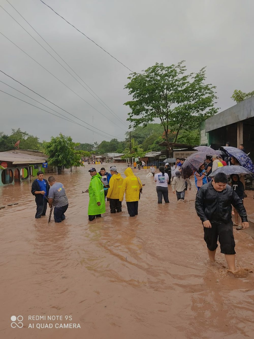 Residents of Waslala, a town and municipality in Nicaragua's North Caribbean Coast Autonomous Region, wade through flood waters caused by Hurricane Iota.Photo by Yaribell Rocha, Heifer Nicaragua Program and Communication Assistant